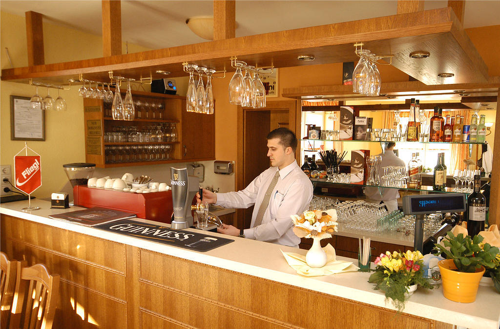 Hotel Bavaria Abda Kültér fotó